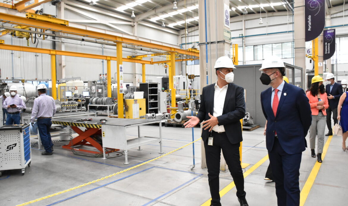 Titular de SEDESU inaugura expansión y actualización de Siemens