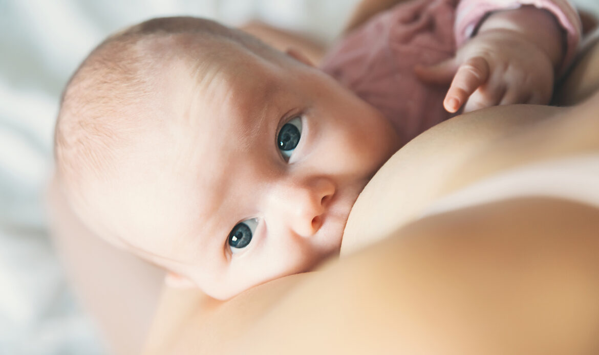 Estos son todos los beneficios de la lactancia materna, según experta de la UNAM