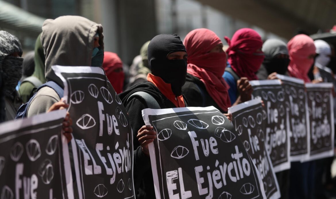 Son cinco militares señalados por Caso Ayotzinapa: López Obrador