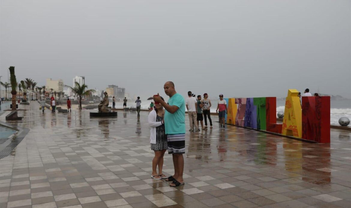 Orlene se debilita a tormenta tropical, pero seguirá ocasionando lluvias