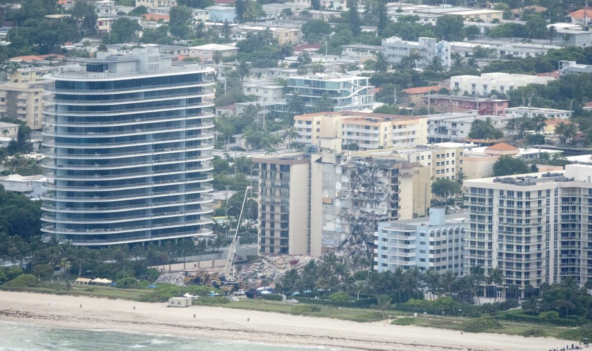 Ordenan desalojar edificio de departamentos en Miami por daños estructurales