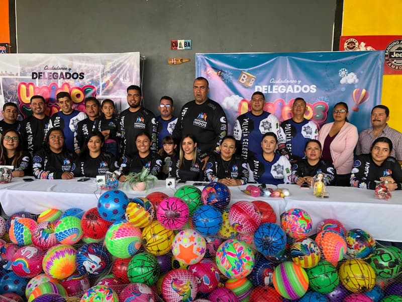 Comunidades de San Juan del Río organizan colecta de juguetes por Día de Reyes