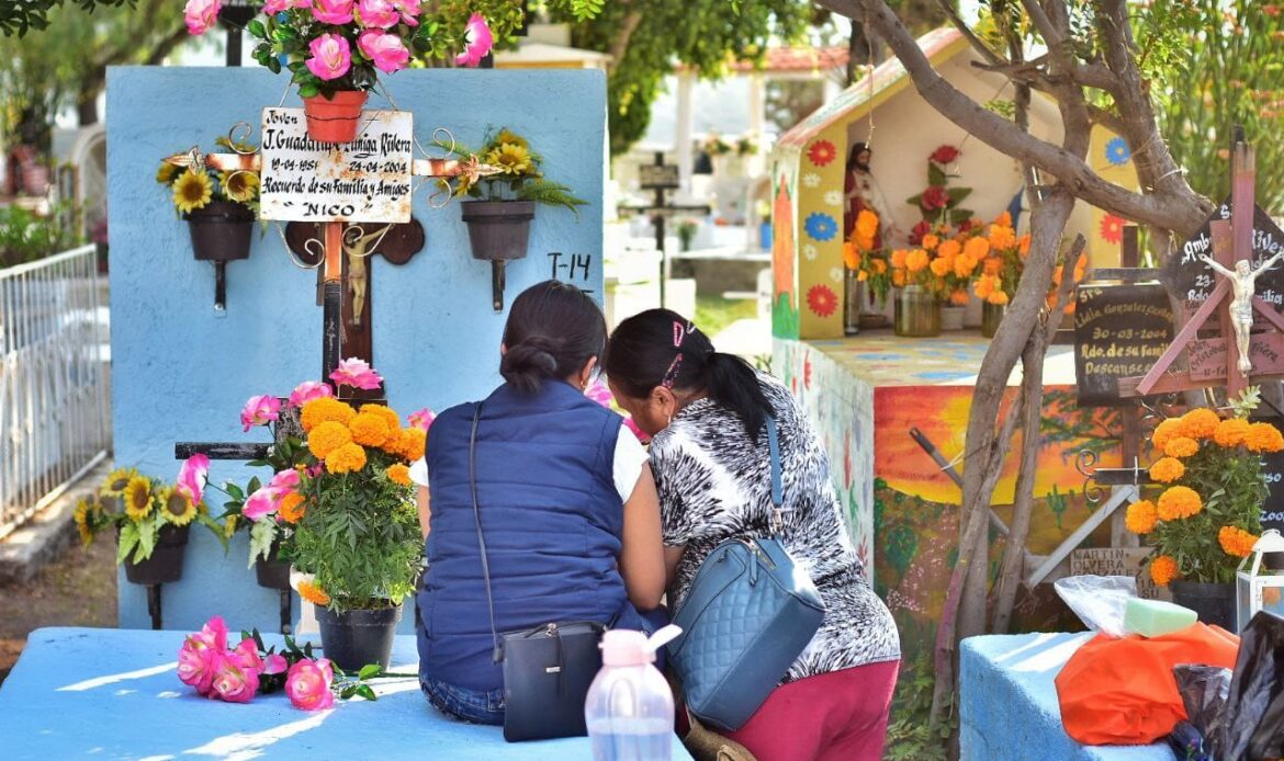 Más de 27 mil visitantes en panteones municipales de Corregidora