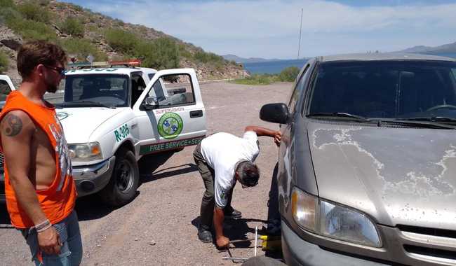 Ángeles Verdes acompaña y apoya a los paisanos que regresan a México por carretera esta temporada