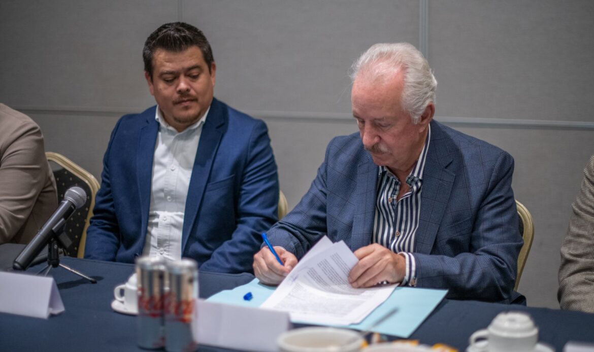 El Marqués firma convenio de “Triple Hélice” con instituciones académicas e industrias