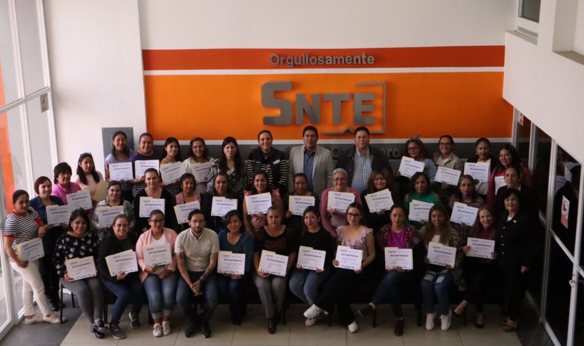 Participan docentes en taller STEM en Querétaro