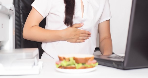 Indigestión estomacal, ¿cuándo visitar a un médico?