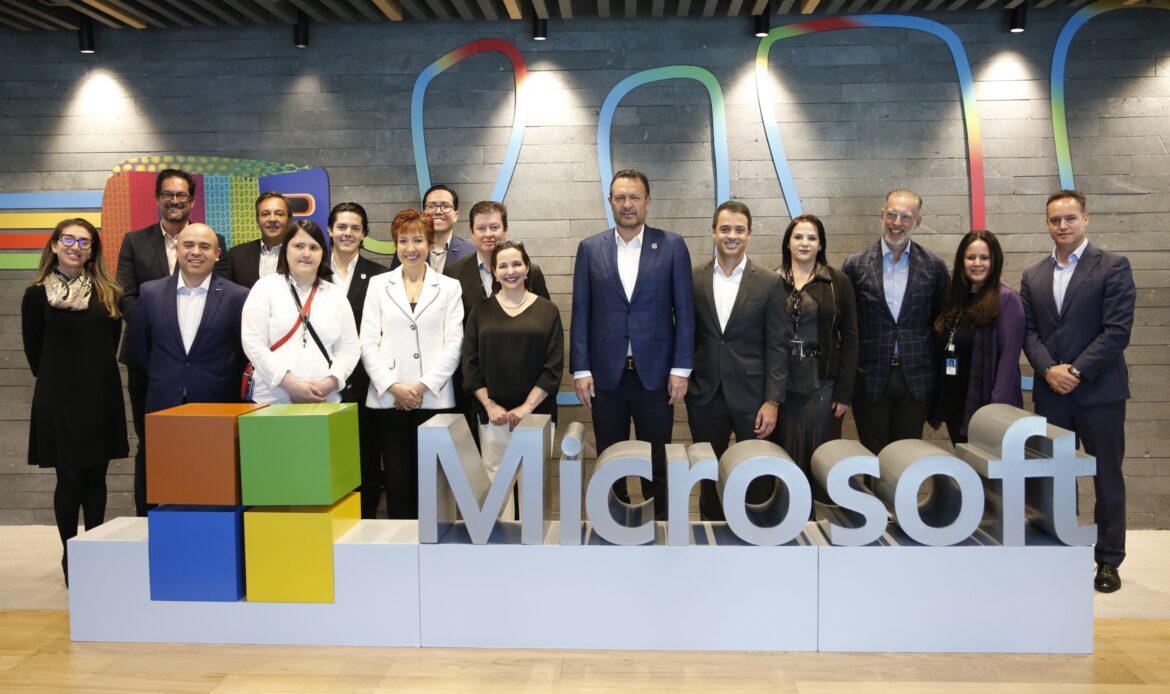 Visita gobernador oficinas de Microsoft México para conocer avances de la Región de Centros de Datos en la entidad