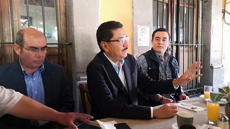 Visita Querétaro el ex gobernador de Oaxaca, Ulises Ruiz, para anunciar sus aspiraciones a la presidencia de México