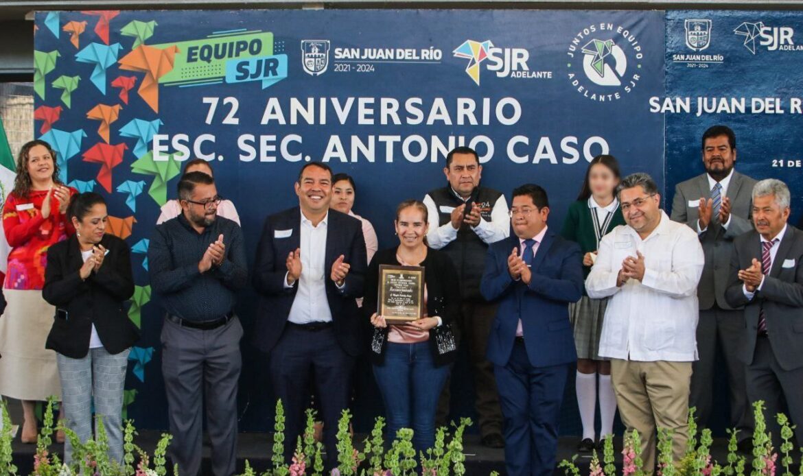 Conmemoran 72° aniversario de secundaria “Antonio Caso” en San Juan del Río