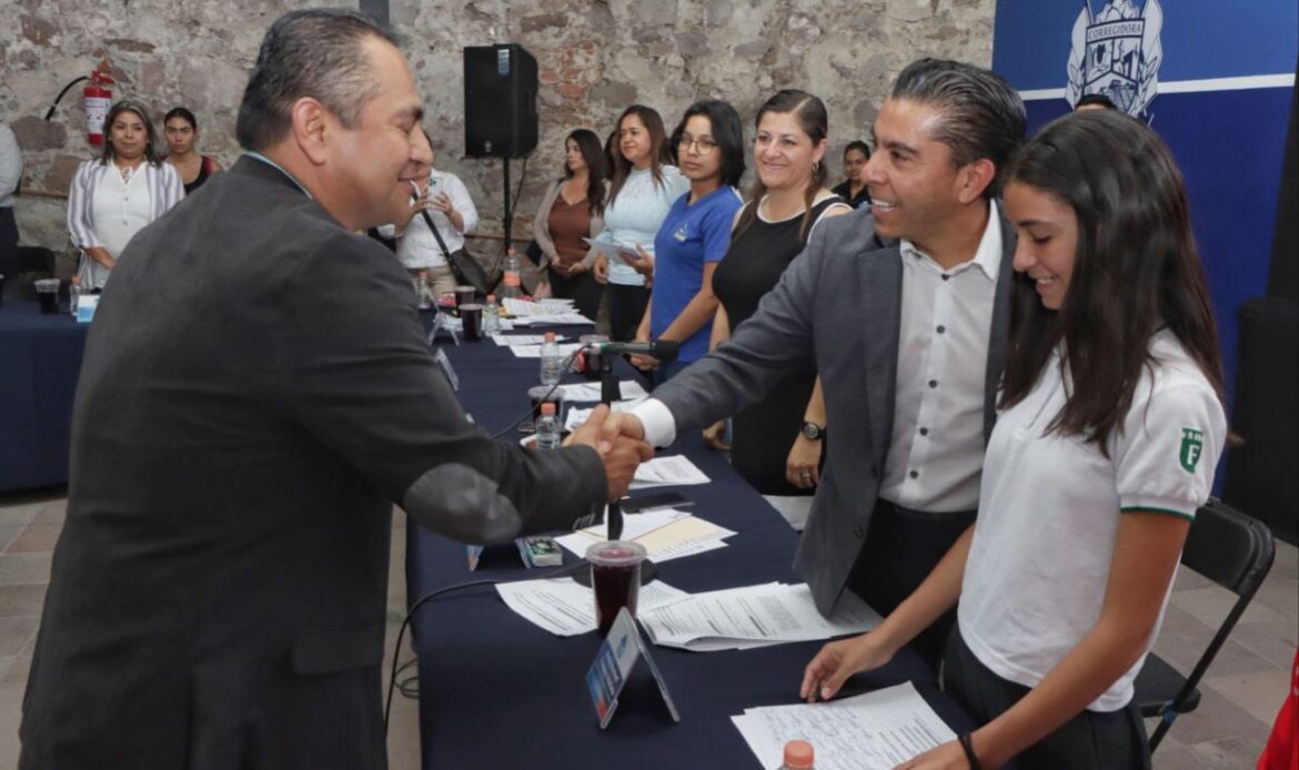 H. Ayuntamiento de Corregidora entregó reconocimientos a personal de Protección Civil