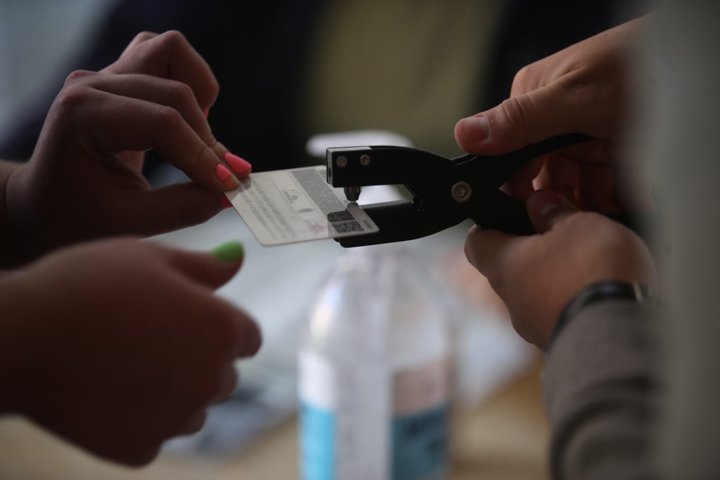 Invita INE a ciudadanía a recoger credencial para votar para participar en próximas elecciones