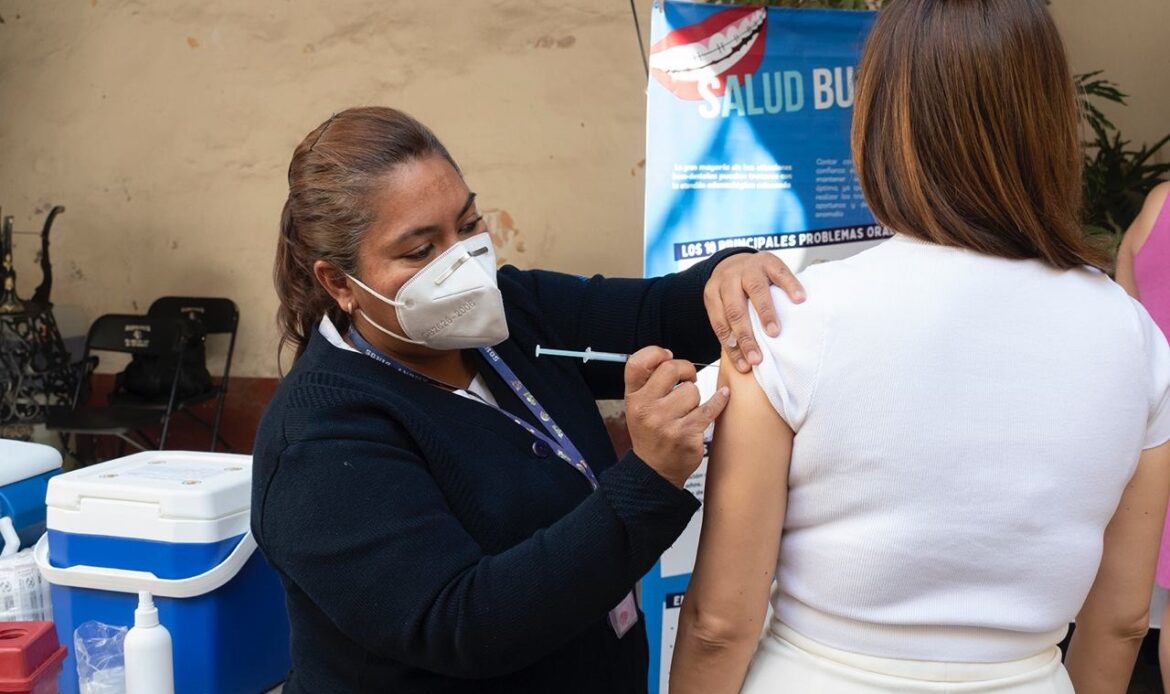 Reporta SESA avance del 97.5% en aplicación de dosis contra influenza