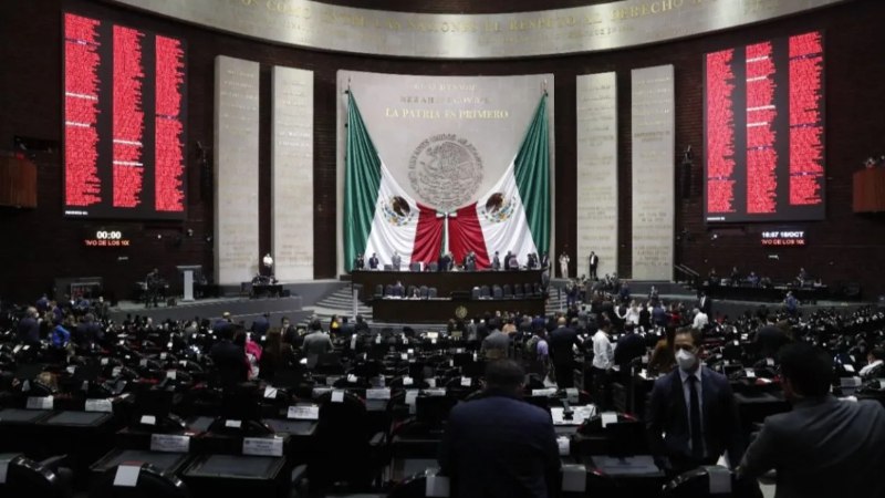 Aprueban reducir edad para ser diputado y secretario de Estado en México