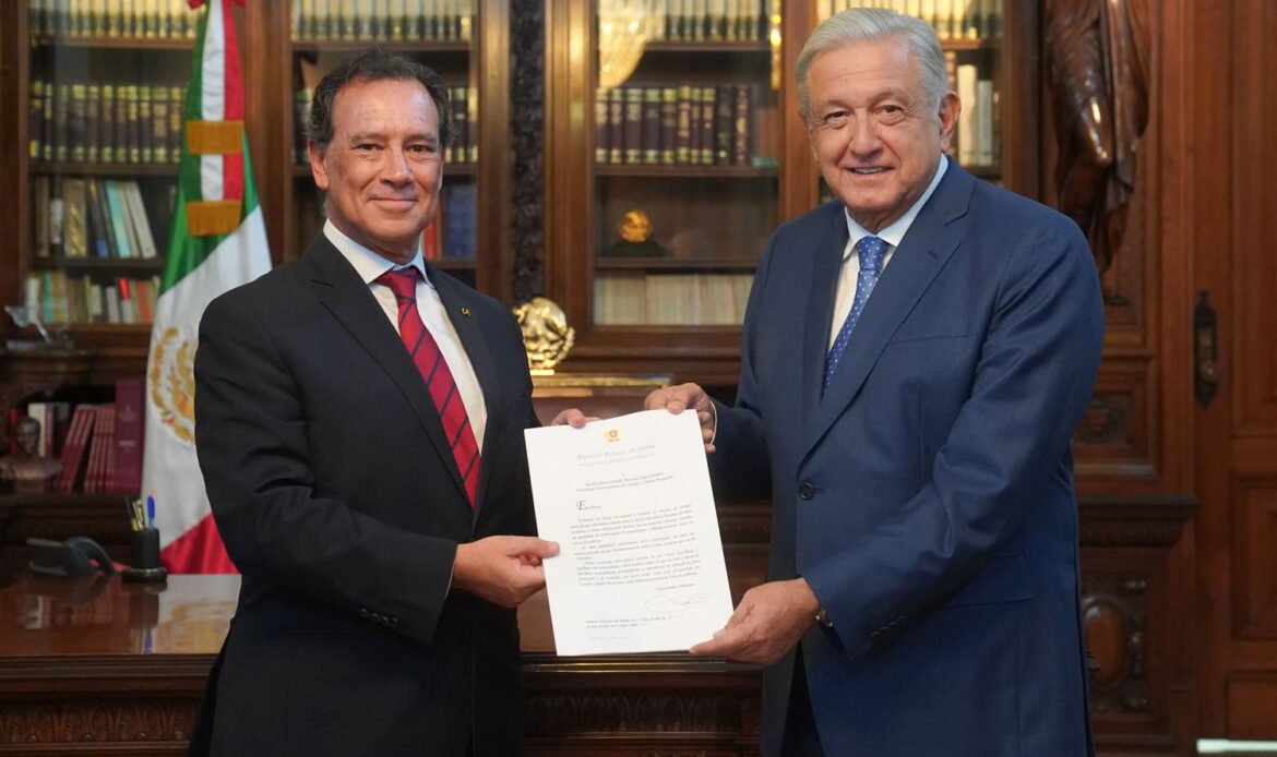 AMLO recibe en Palacio Nacional cartas credenciales de siete embajadores
