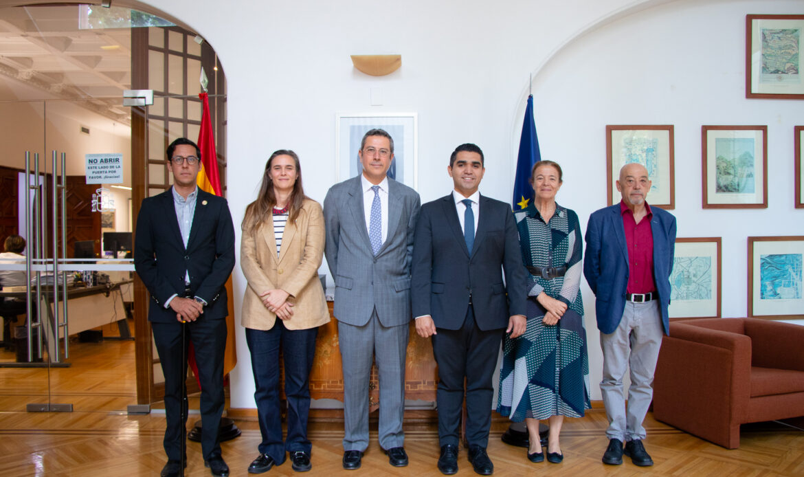 UPQ y Embajada de España unen lazos de cooperación