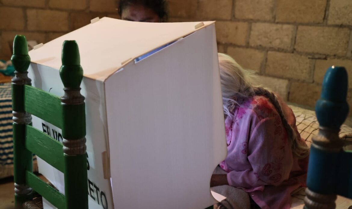Más de 4 mil personas ejercieron voto anticipado y en prisión preventiva en elecciones locales de Coahuila y Edo. de México