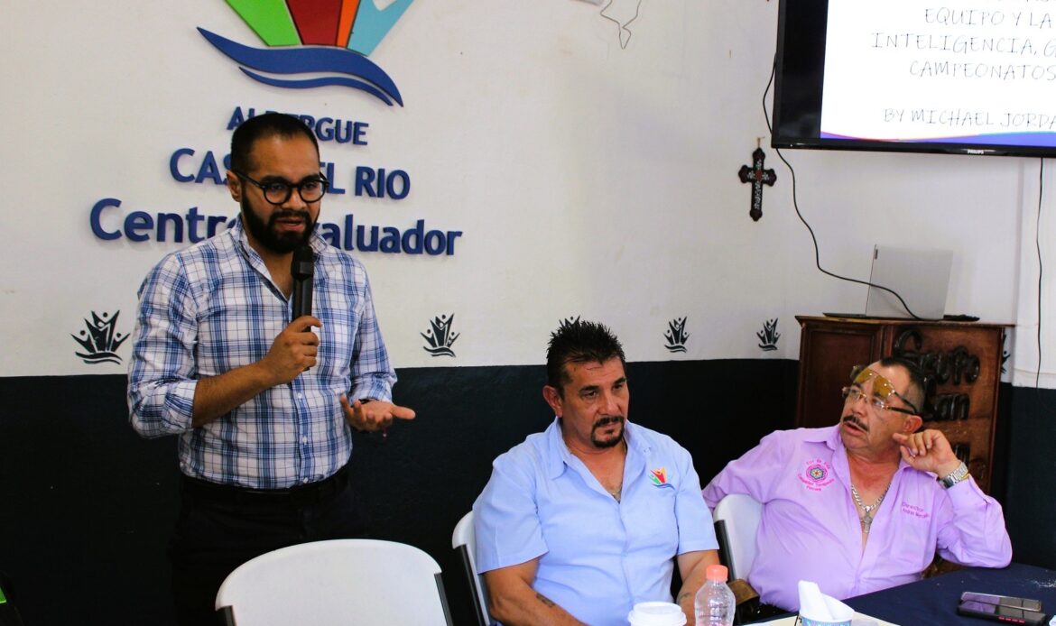 Se reúne titular de la CECA con responsables de la Red de Centros de Rehabilitación de San Juan del Río