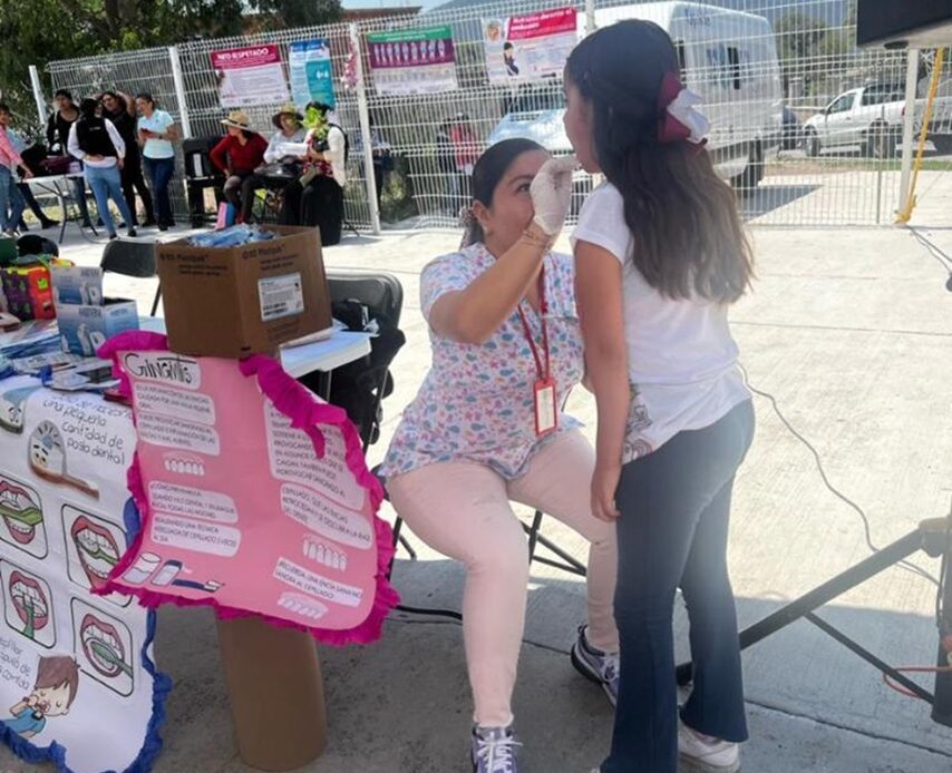 Realiza SESA Feria de la Salud Bucal en Colón
