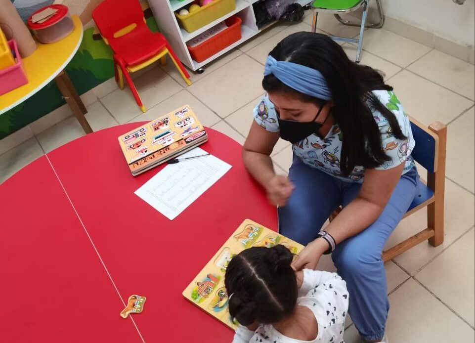 Coordina SESA sesión de trabajo para atención de niñas y niños con problemas en el neurodesarrollo