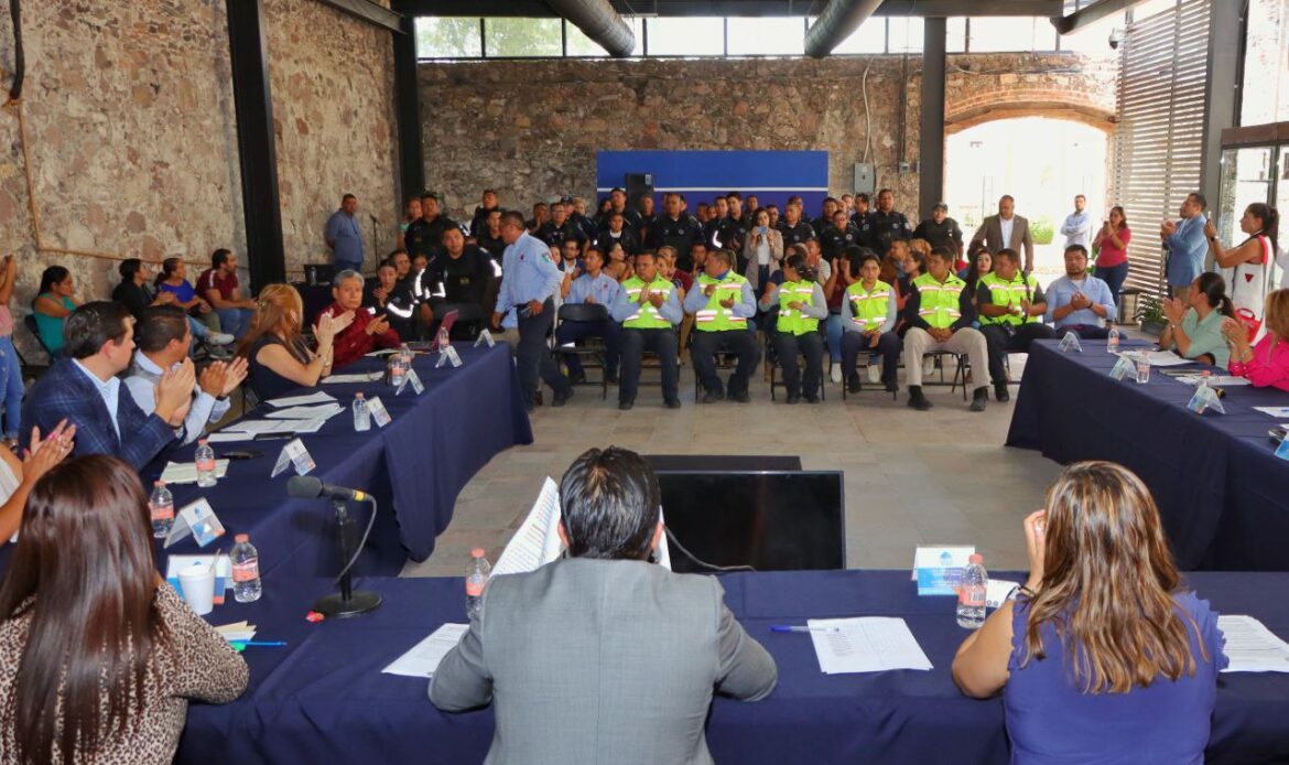 Corregidora entregó reconocimientos a servidores públicos y ciudadanos que apoyaron en incendio de un asilo