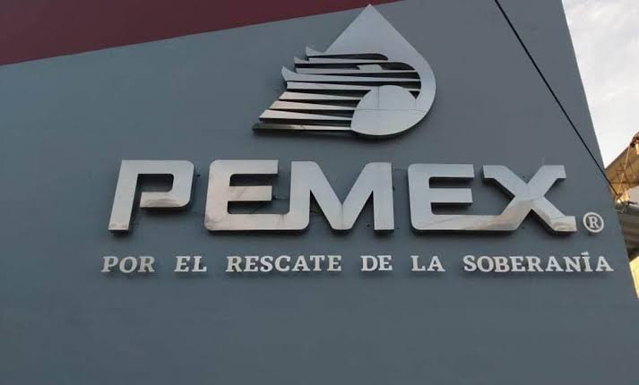 Fitch advierte a AMLO: Más apoyo a Pemex puede afectar la calificación de México