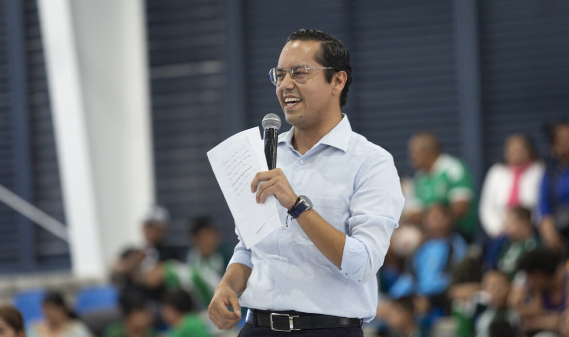 Encabeza Josué Guerrero entrega del Foro Multicultural Candiles en Corregidora