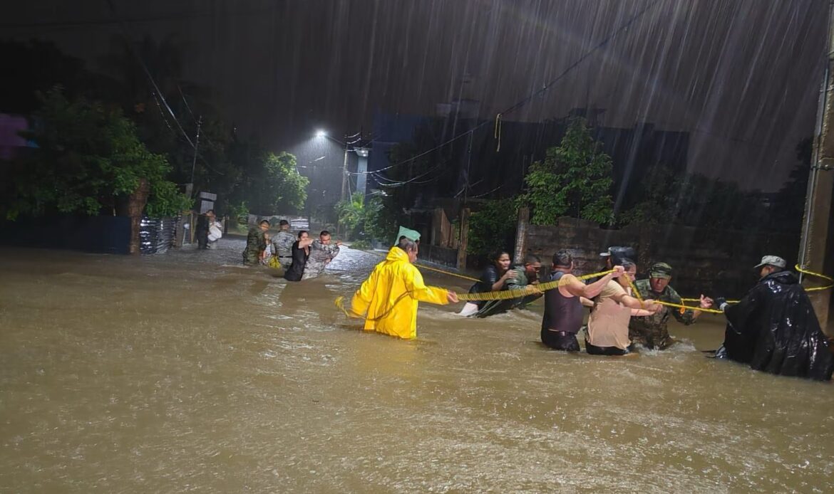 Suman 14 municipios afectados por lluvias en Veracruz