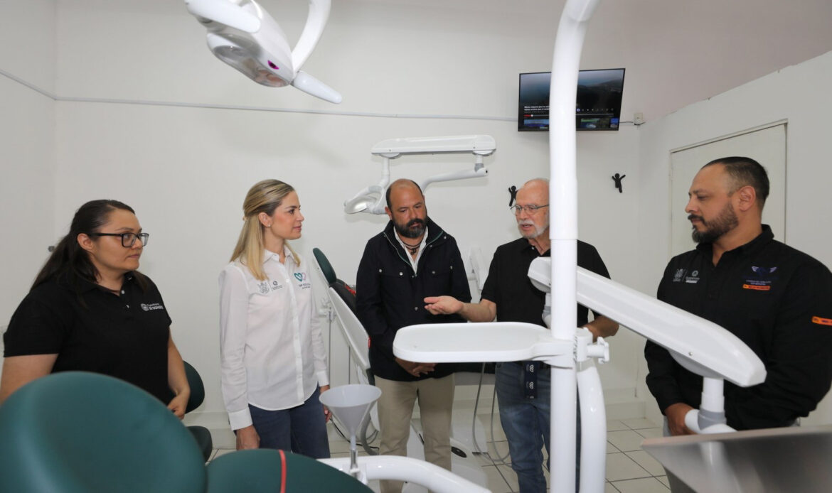 Inaugura Car Herrera área de odontología de la fundación Querétaro Sí Sonríe