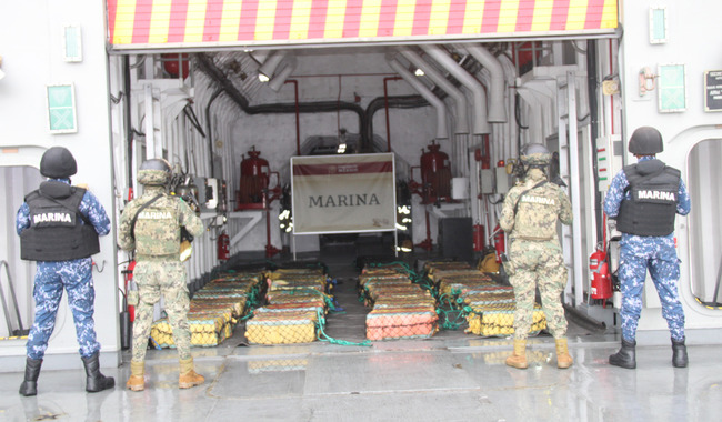 Marina asegura aproximadamente 4,350 kilogramos de cocaína en costas de Michoacán