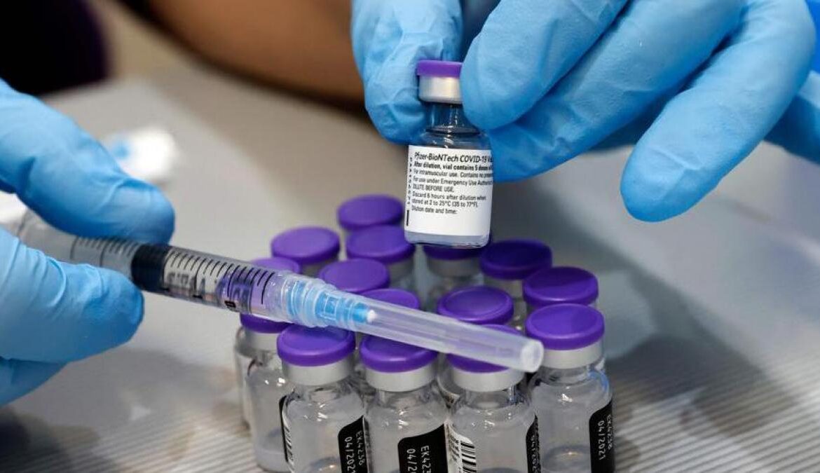 Cofepris aplaza autorización de vacunas covid Moderna y Pfizer