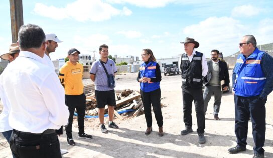 Autoridades de la CEI supervisan construcción de cancha de fútbol en La Pradera