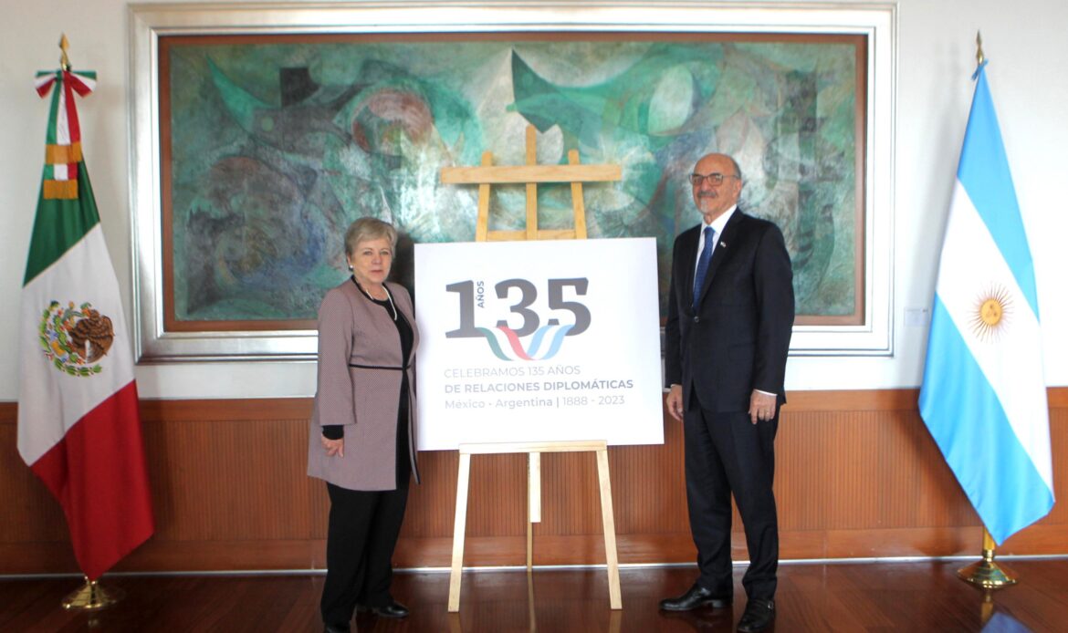 Presentación de logotipo conmemorativo del 135 aniversario de las relaciones diplomáticas México–Argentina