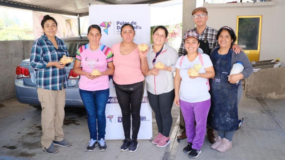 DIF San Juan del Río implementa taller de autoempleo en elaboración de pan