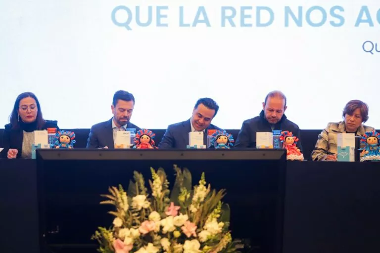 Participa Luis Nava en firma del convenio “Conectar: que la red nos acerque para que nadie nos haga falta”