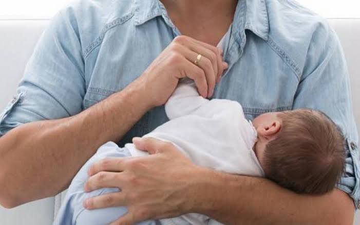 Diputados aprueban iniciativa para extender los permisos de paternidad en México