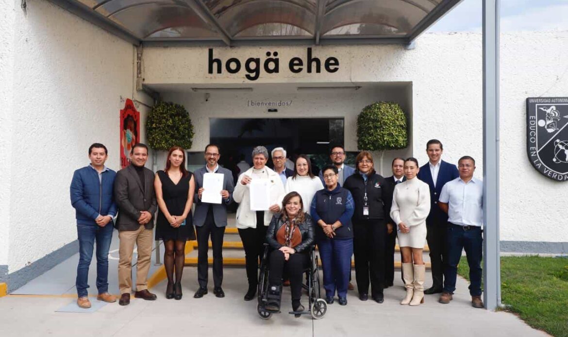 Municipio de Querétaro y UAQ firman escrituras de la Clínica Médica Universitaria Santa Rosa Jáuregui