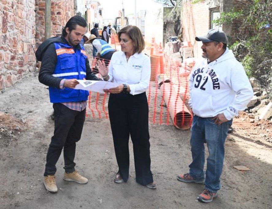 Supervisa titular de CEI rehabilitación de calles en Tequisquiapan