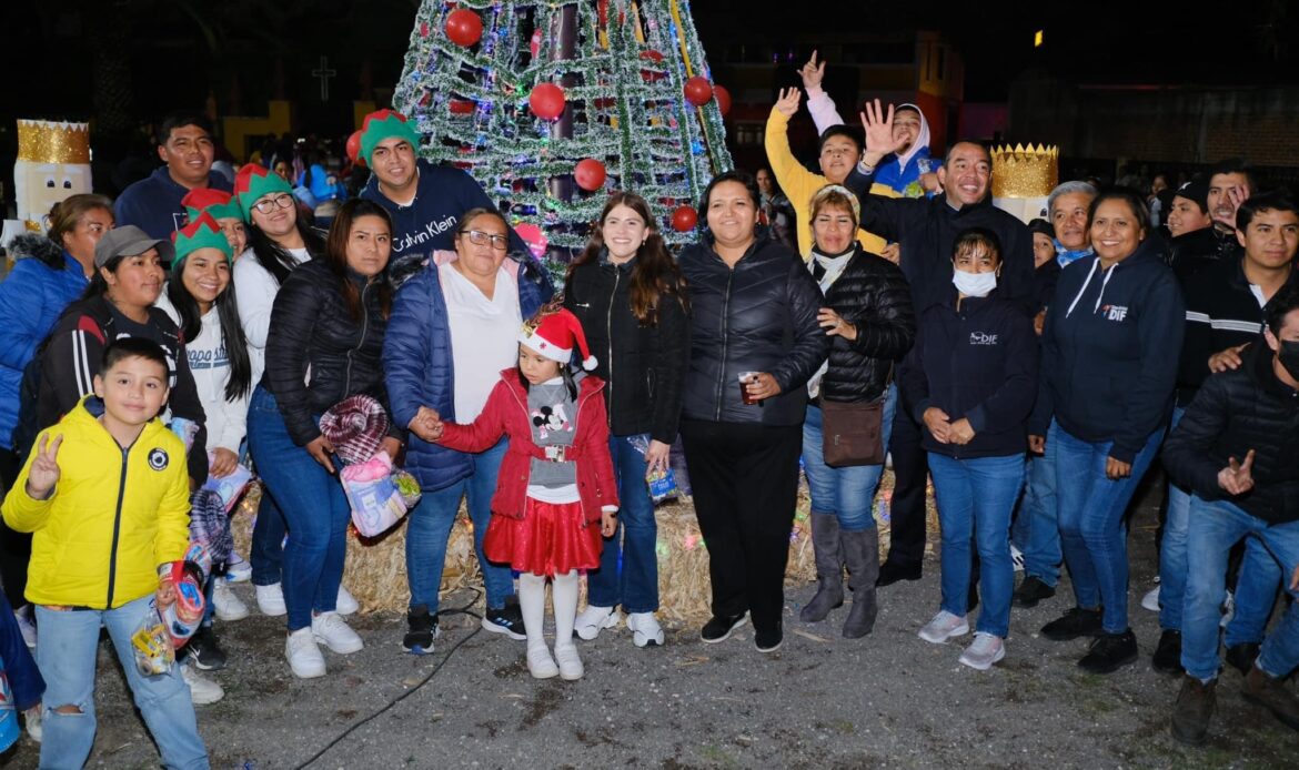 Alcalde Roberto Cabrera y su esposa, Gina Sánchez, llevan Rosca de Reyes a La Valla