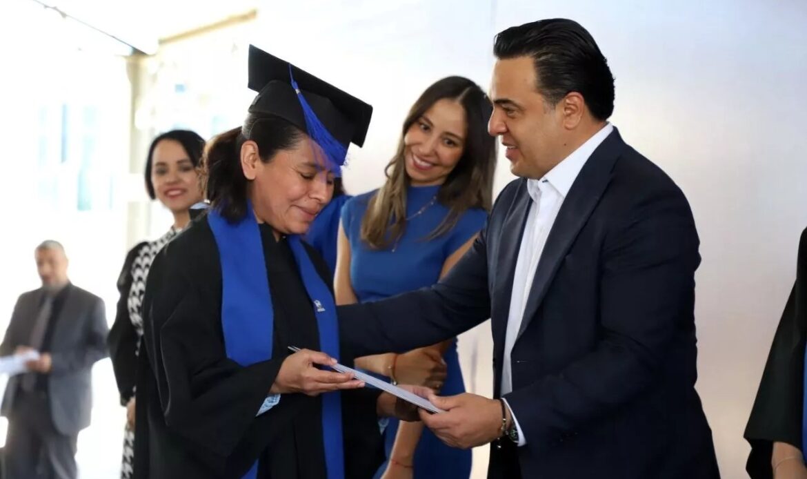 Se graduaron 53 alumnas de Maestría de la Universidad de las Mujeres