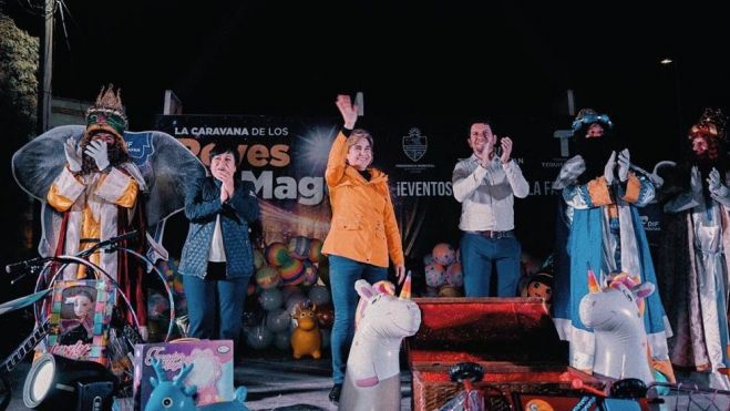 Norma Mejía Lira y los Reyes Magos llevan alegría y regalos a los niños de Tequisquiapan