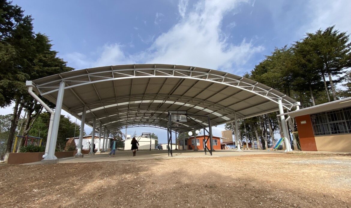 Invierte IFEQ en infraestructura educativa en San Joaquín