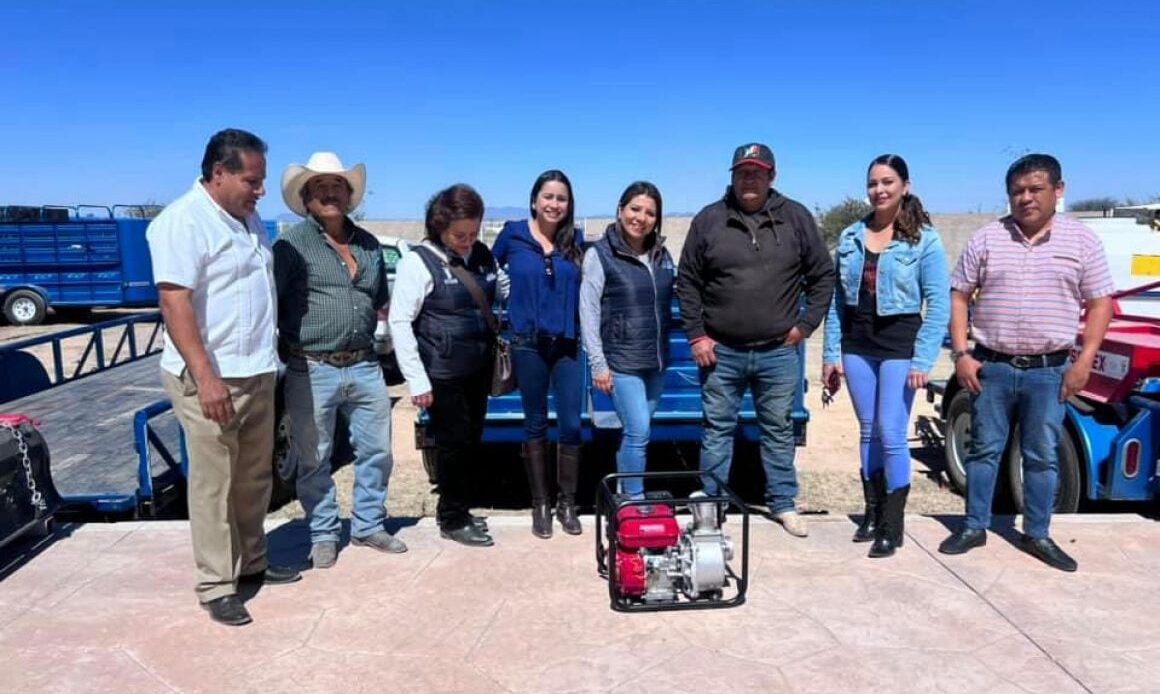 Realizan 2ª entrega de equipos de maquinaria agrícola en Pedro Escobedo