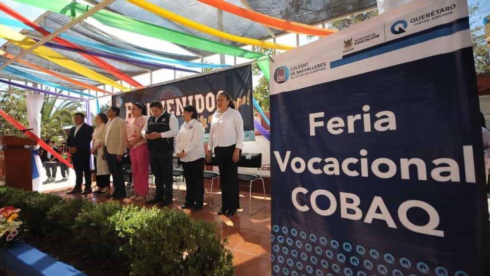 Feria vocacional en COBAQ abre oportunidades a estudiantes