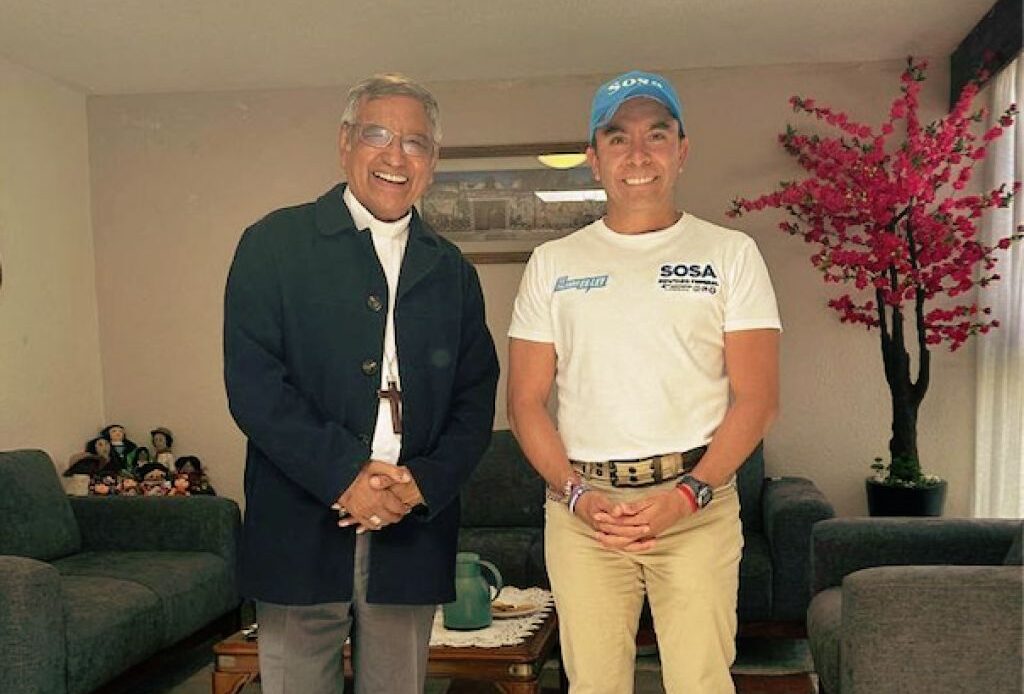 El candidato a diputado federal, Roberto Sosa, se reunió con el Obispo de la Diócesis de Querétaro