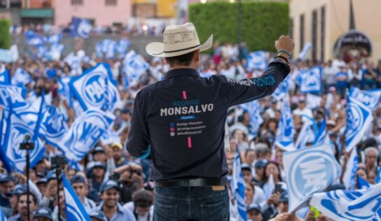Rodrigo Monsalvo arrancó su campaña por El Marqués