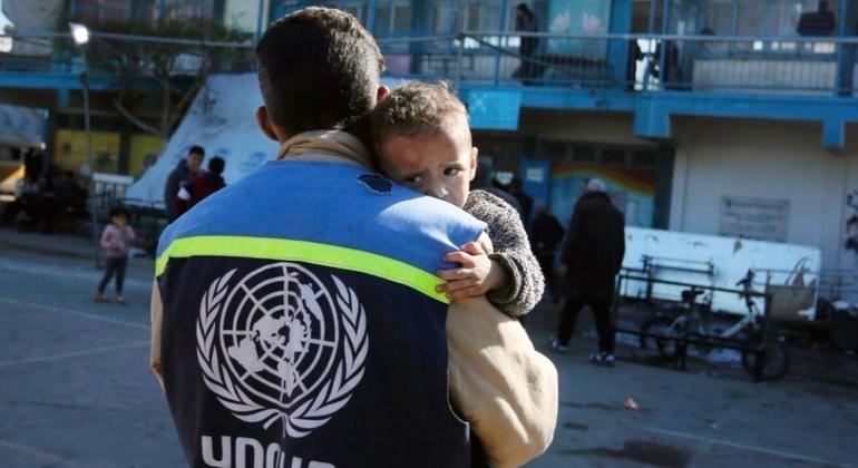 “Los intentos de marginar a UNRWA” deben cesar, dice el responsable de la ayuda de la ONU