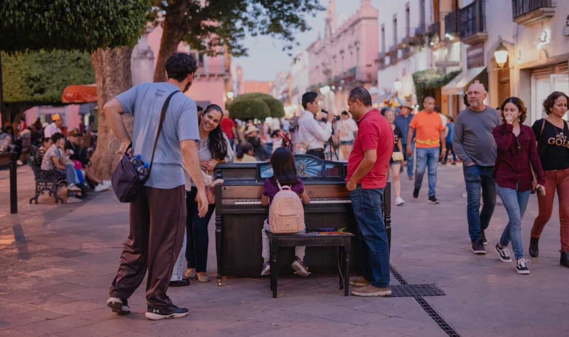 Continúan los Pianos Públicos de INSITU Piano en Querétaro
