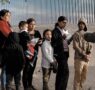Envían a migrantes, en espera de asilo, al sur de México